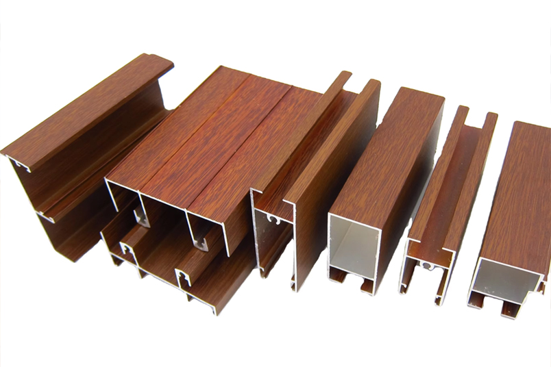 Aluminiumoberflächen mit Holzmaserung: Erzielen eines natürlichen Aussehens