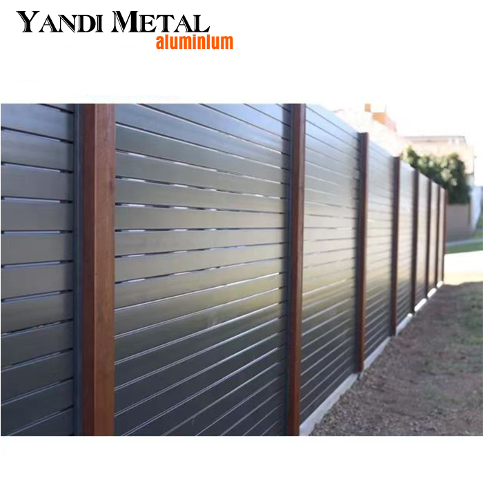 Hochwertige dekorative Gartenterrassenhäuser mit halber oder vollständiger Privatsphäre ohne ausgegrabene horizontale Aluminiumlattenzaunelemente
