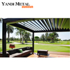 Moderner Aluminium-Pavillon mit verstellbaren Fensterläden. Aluminium-Pavillon für den Außenbereich, wasserdicht