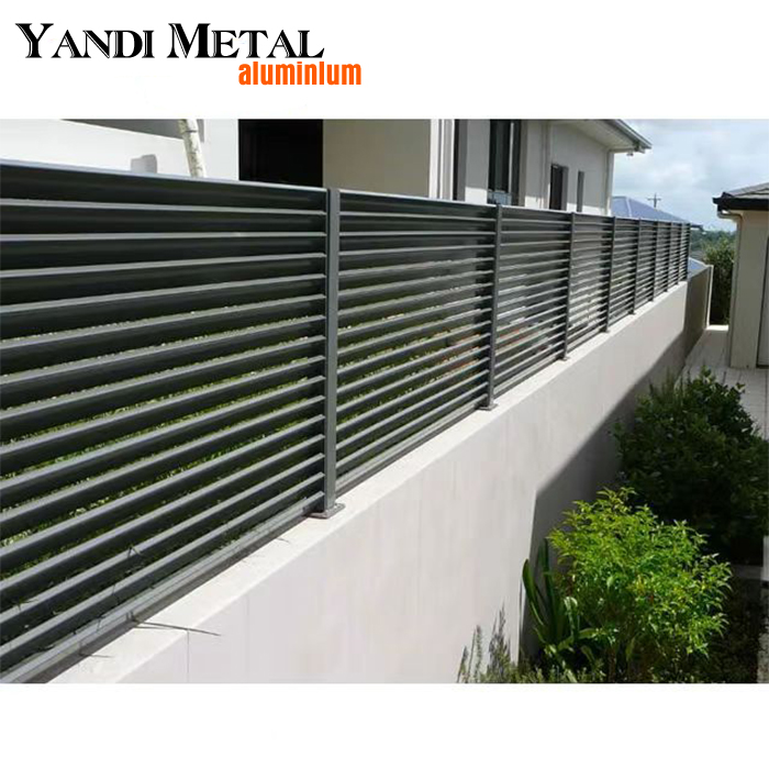 Hersteller von neu gestalteten Aluminiumzaunelementen für den Garten. Günstige Metallzaunelemente aus Aluminium
