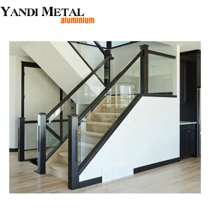 Rahmenloses Aluminium-Deck-Glasgeländer. Aluminium-Glasgeländer-Stützsäulensystem. Balkon-U-Zugangs-Glasgeländer