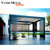 Moderner Aluminium-Pavillon mit verstellbaren Fensterläden. Aluminium-Pavillon für den Außenbereich, wasserdicht