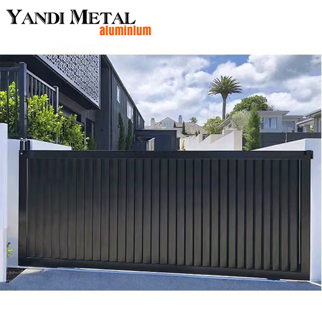 Aluminium-Schiebetür im französischen Stil mit umfassender Privatsphäre. Aluminium-Schiebetür der Serie 6000 aus Aluminium