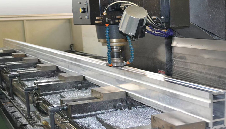 Wie die CNC-Bearbeitung die Präzision bei kundenspezifischen Aluminium-Strangpressteilen erhöht